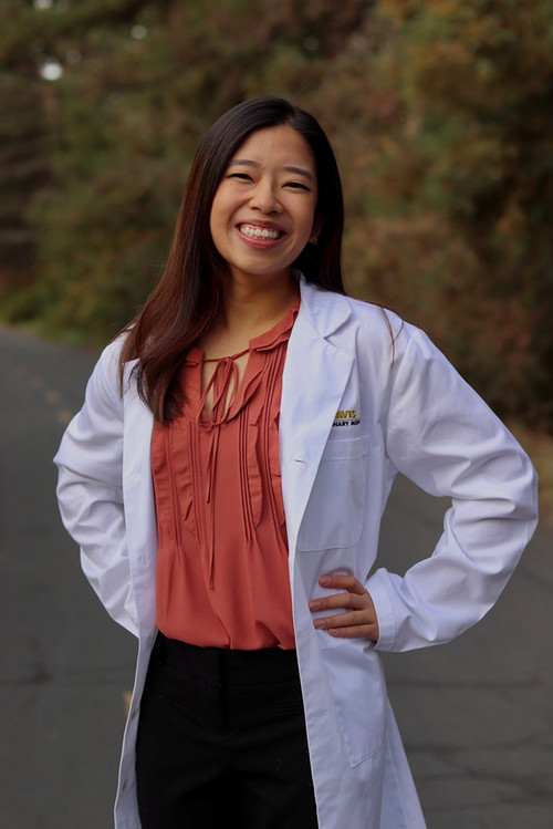 Nicole  Ng, DVM